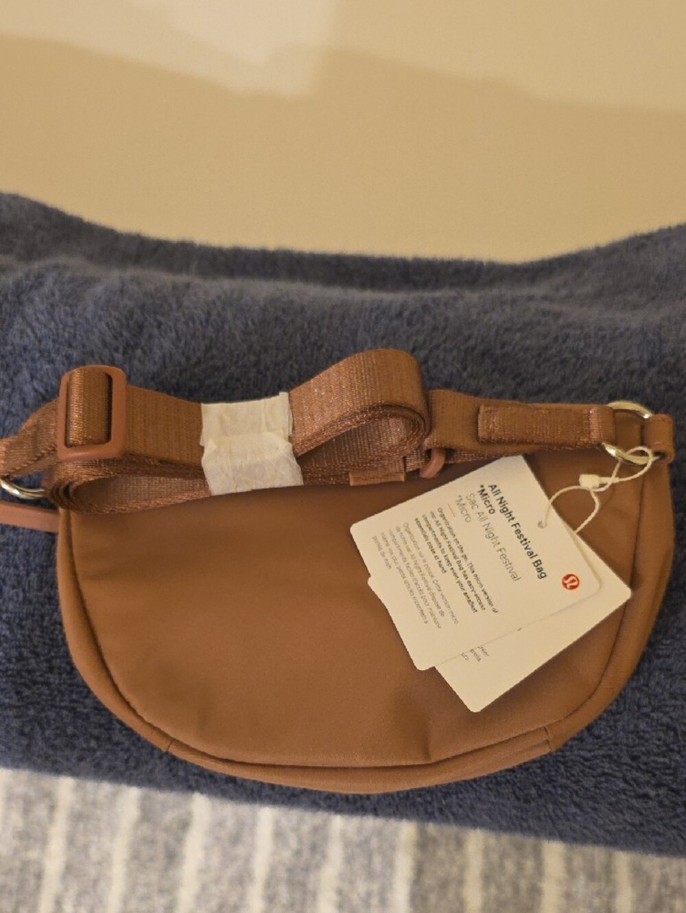 Lululemon Blush / Rose All Night Festival Micro Crossbody Bag - Picture 3 of 8